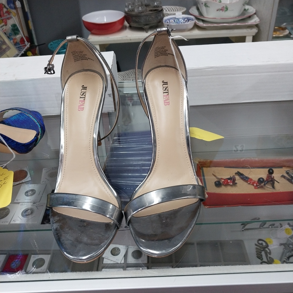 High heel shoe